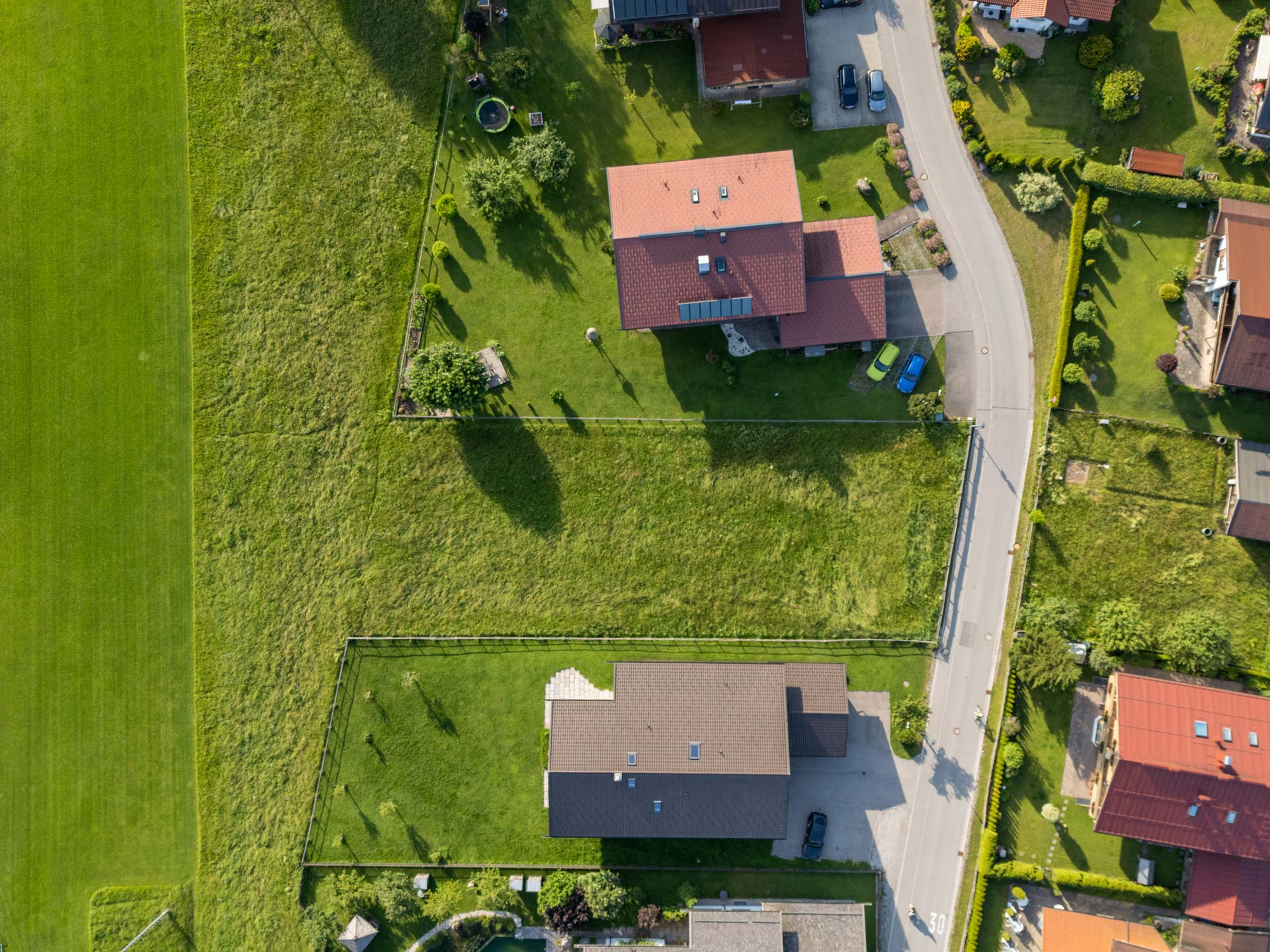 Geräumiges Grundstück aus der Vogelperspektive