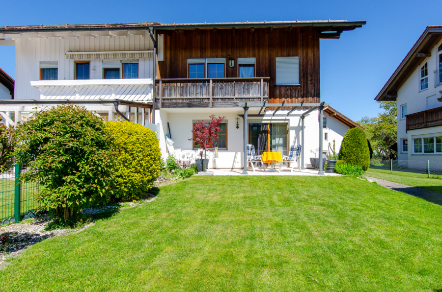 Südseite mit Garten