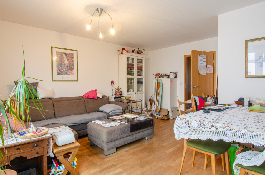 Wohnzimmer möbliert