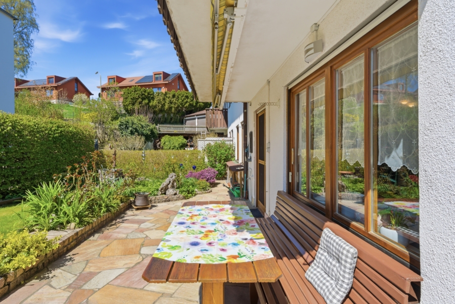 Terrasse (Blick Richtung West)