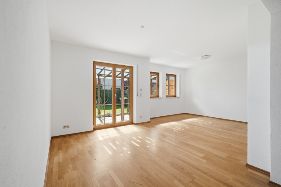 Wohnzimmer (Ansicht 1)